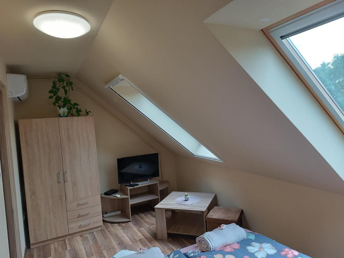 Holt-Tisza Vendeghaz Hotell Szeged Exteriör bild